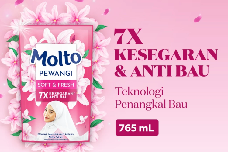 Molto Pewangi Pakaian Hijab Soft & Fresh 7x Kesegaran & Anti Bau 765m