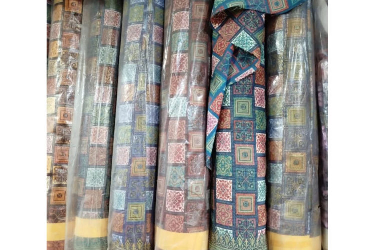 cuci gudang kain batik bswai 1 roll 70-80 yard=64-72 meter
